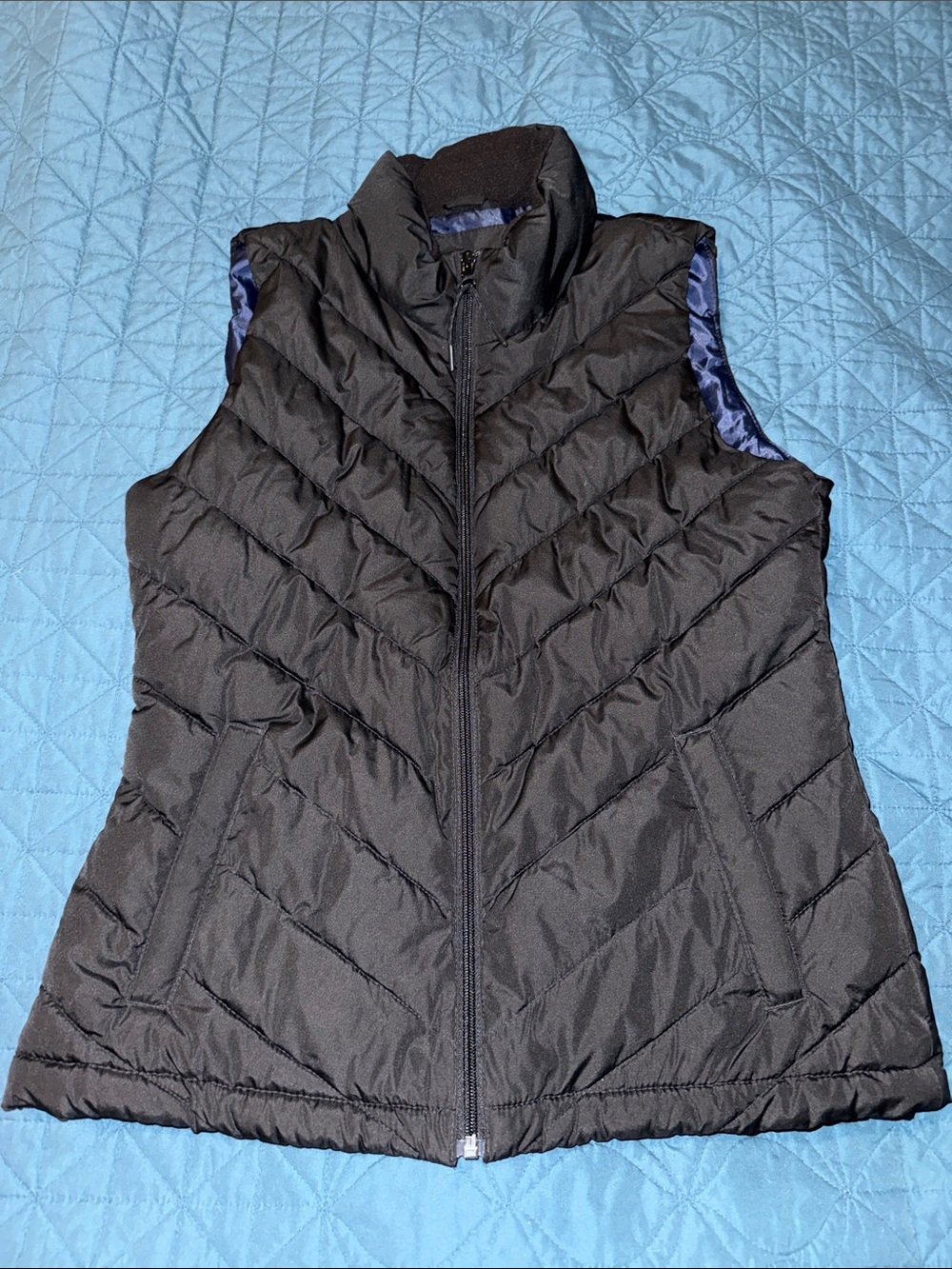 GAP Black Quilted Sleeveless Puffer Vest